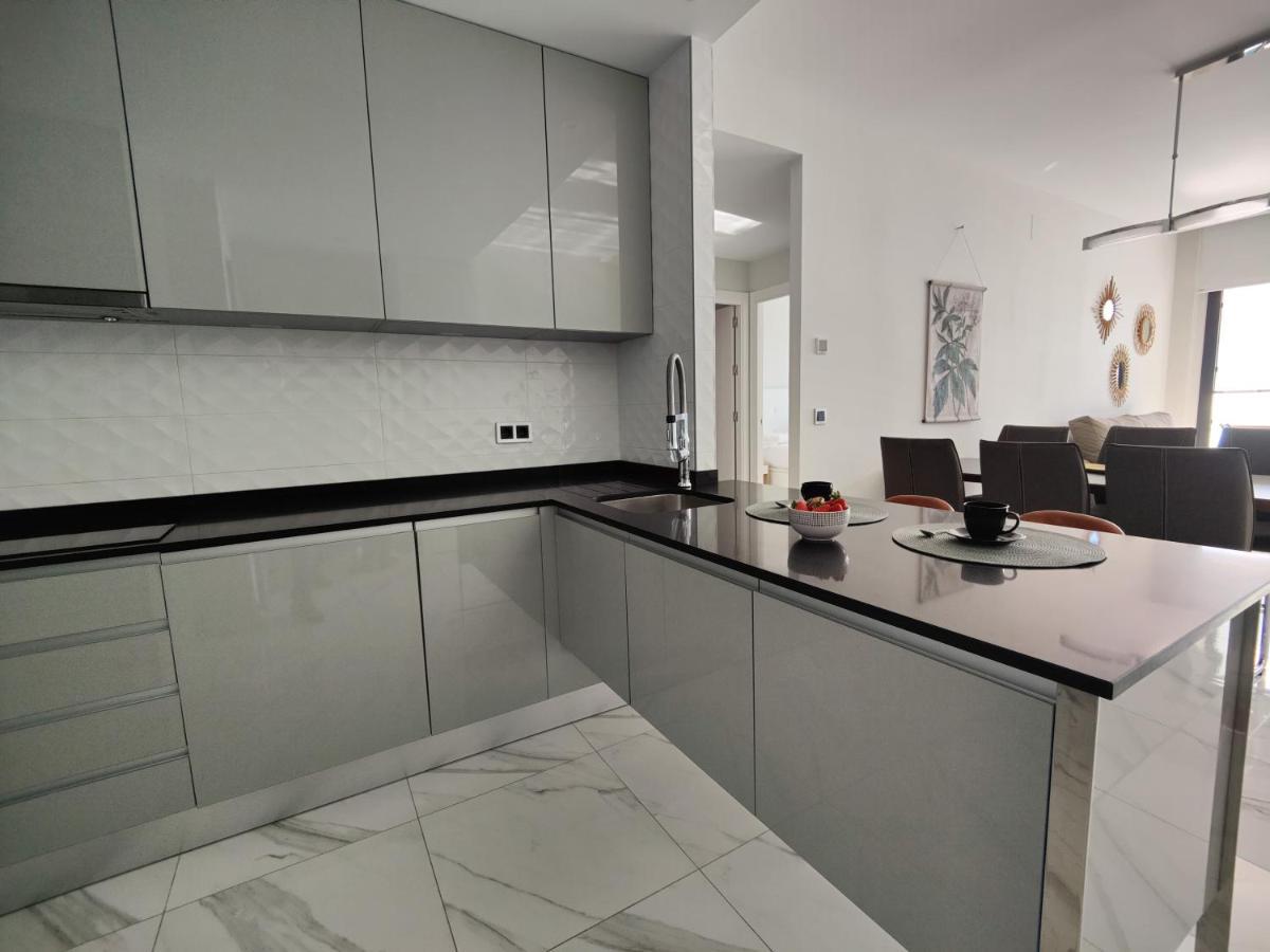Sunset Drive Superb Apartment بينايدورم المظهر الخارجي الصورة